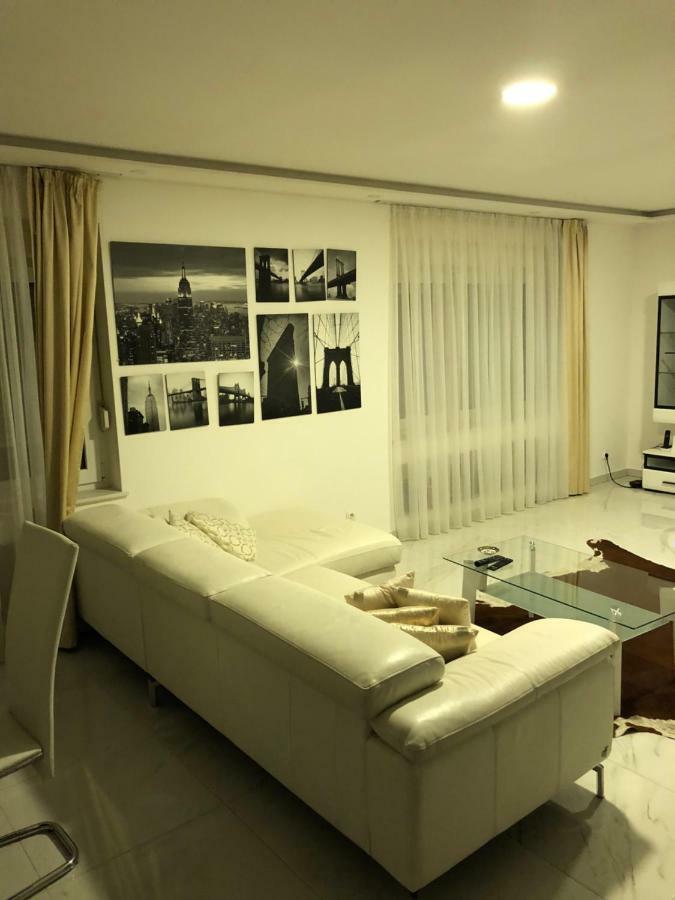 Valerija Appartement Zagreb Buitenkant foto
